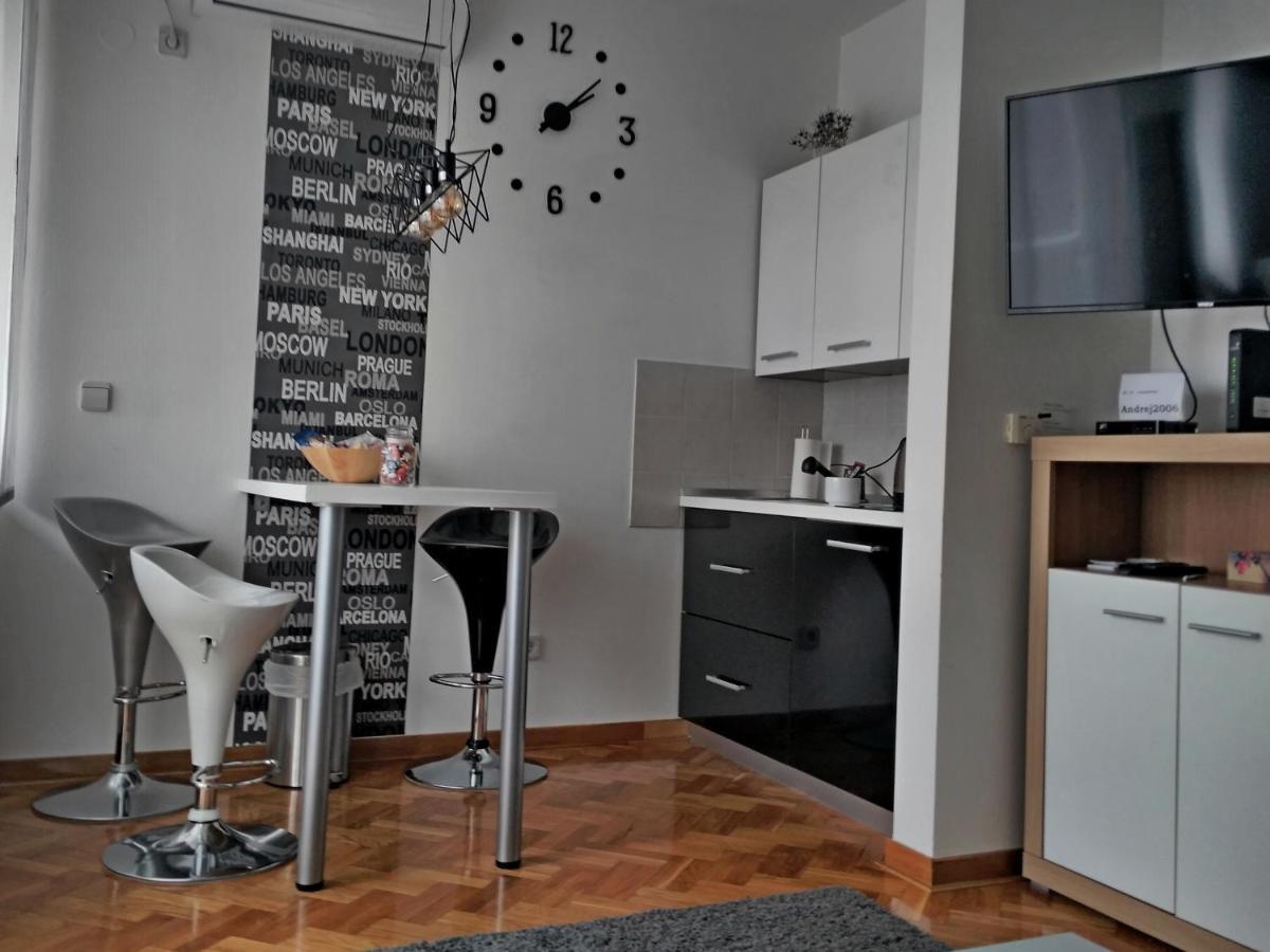 Time Keeper - Self Check In Apartamento Osijek Exterior foto