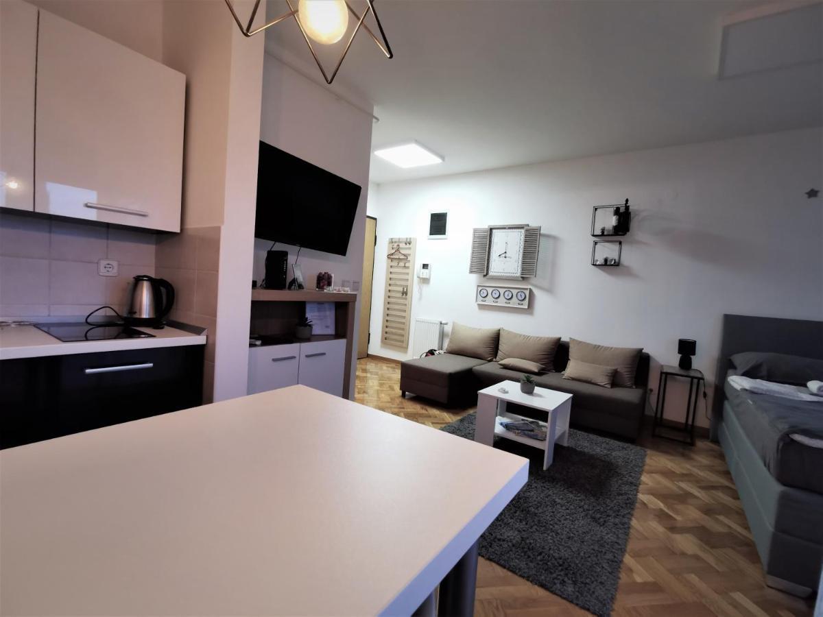 Time Keeper - Self Check In Apartamento Osijek Exterior foto